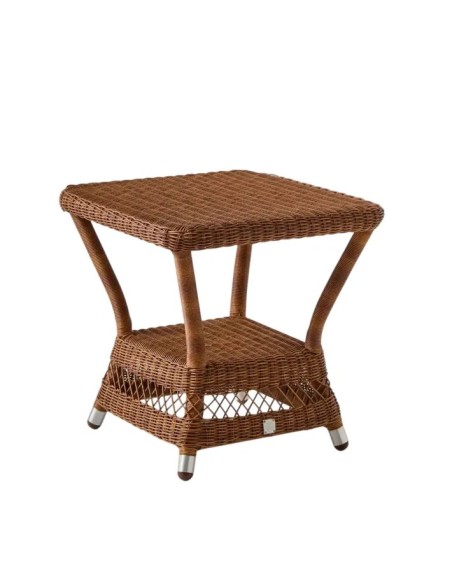 Biarritz square coffee table in chestnut brown resin