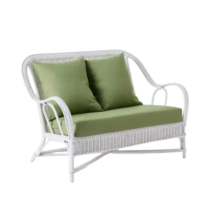 Canapé en rotin laqué blanc Primavera esprit grand-père avec coussins