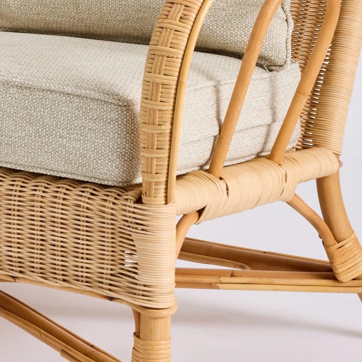 Canapé en rotin naturel Nantucket esprit grand père avec coussins