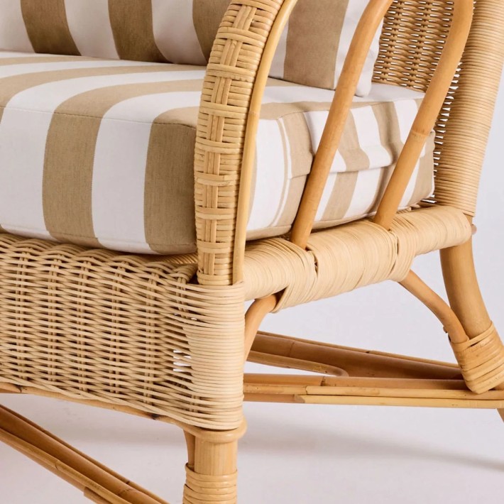 Canapé en rotin naturel Nantucket esprit grand père avec coussins