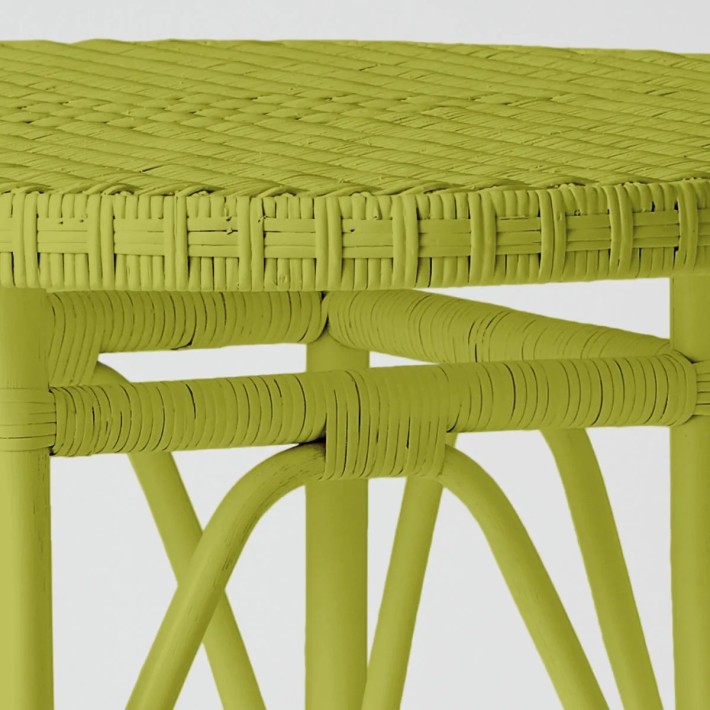 Table en rotin tressé laqué couleur Primavera