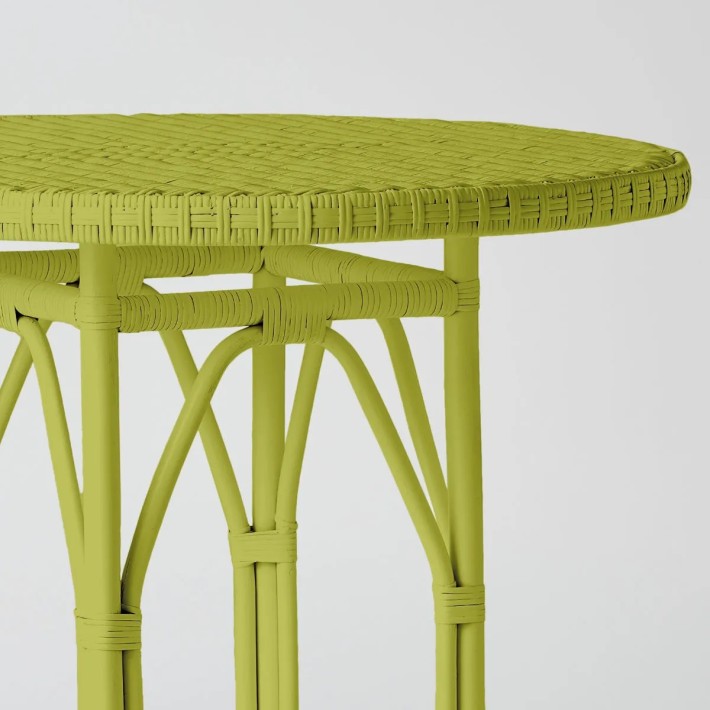 Table en rotin tressé laqué couleur Primavera