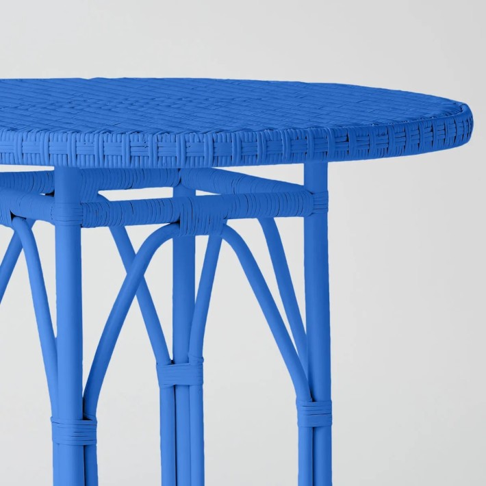 Table en rotin tressé laqué couleur Primavera