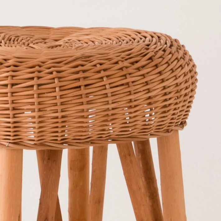Détail tressage osier tabouret de bar