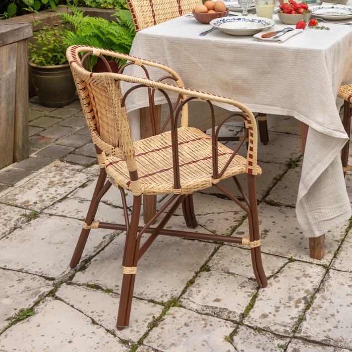 BELLE EPOQUE resin dining chair with ‘Ambiance’ backrest