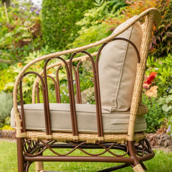 Ambiance vue de profil fauteuil de jardin BELLE EPOQUE